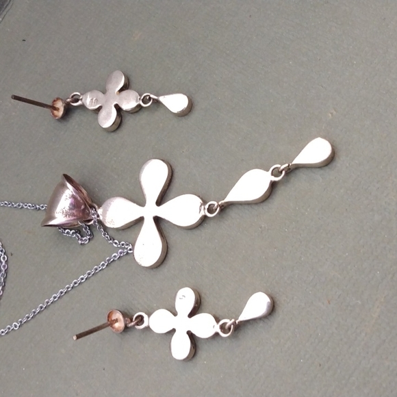 Sterling silver and malachite necklace and earring set - Picture 3 of 3